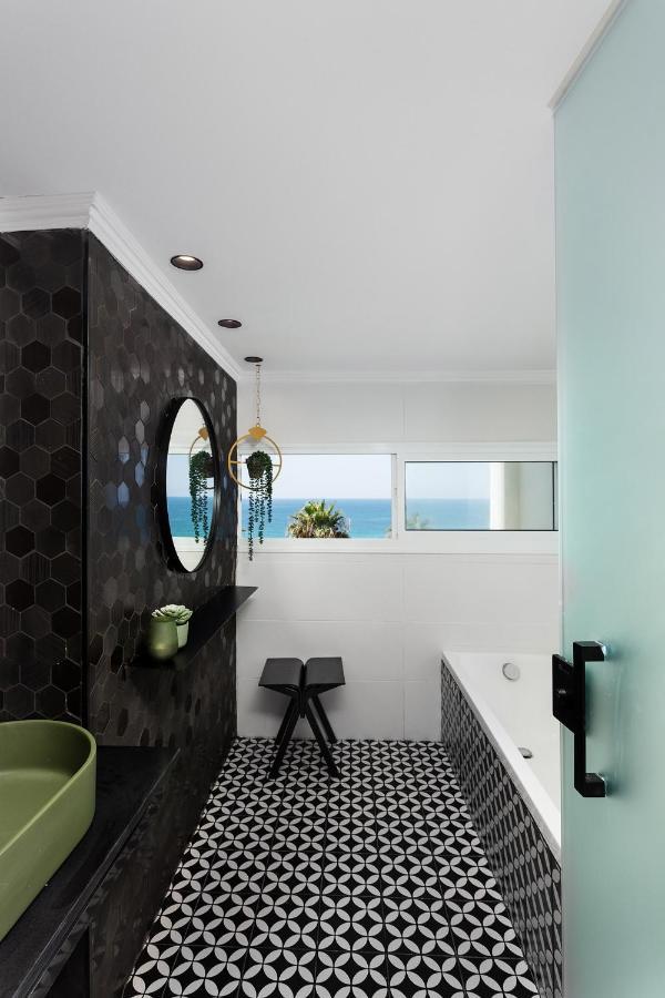 Sea View Stylish 1Br With Balcony By Beachfront Stay Herzelia Buitenkant foto